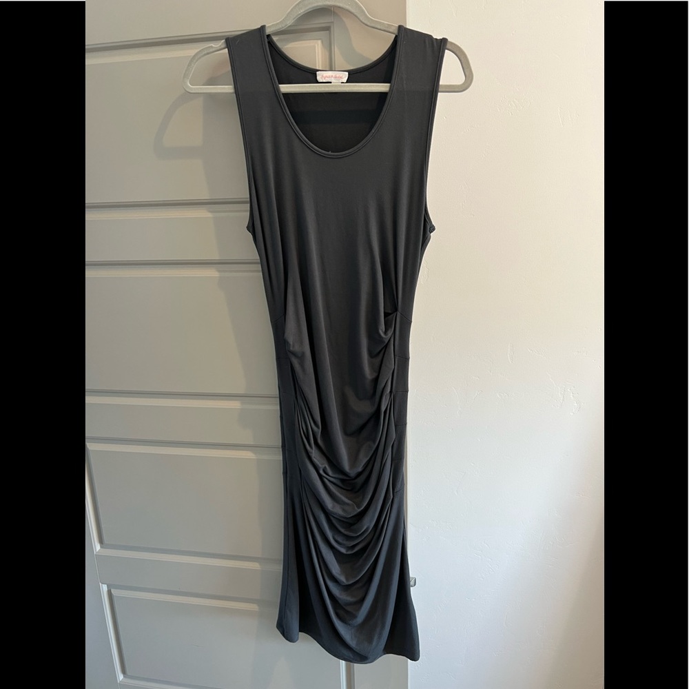 Ingrid & Isabel Maternity Ruched Dress Size Medium